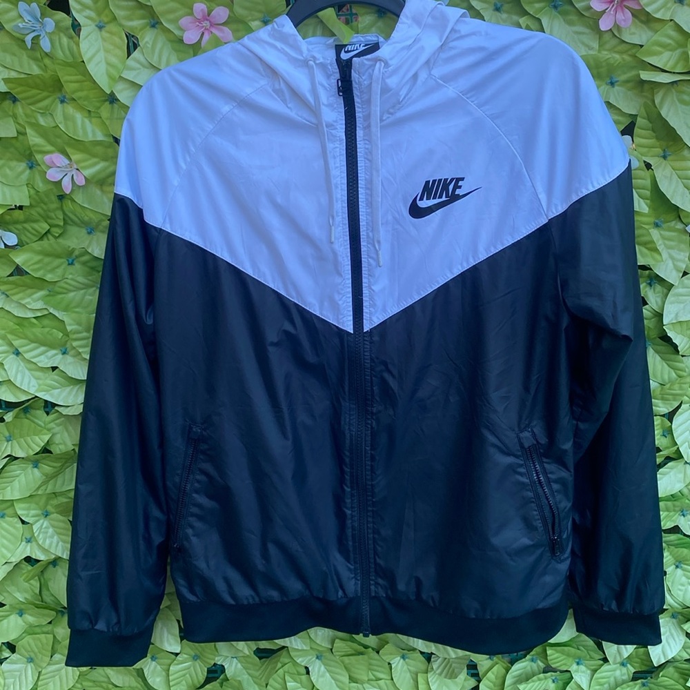 Nike womens windbreaker